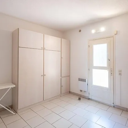 Confortable A Aiguebelle Avec Terrasse Et Parking Prive - Fr-1-816-13 Apartmán *