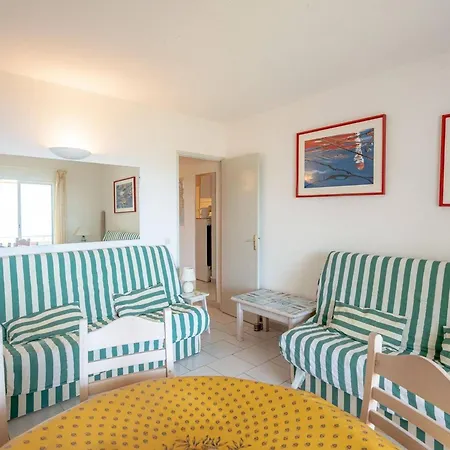 Confortable A Aiguebelle Avec Terrasse Et Parking Prive - Fr-1-816-13 Le Lavandou