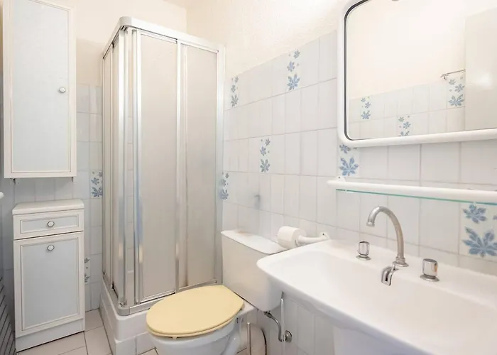 Confortable A Aiguebelle Avec Terrasse Et Parking Prive - Fr-1-816-13